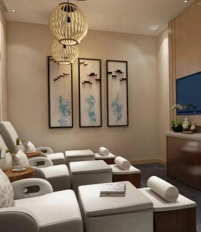 泉州的高端足疗足浴会所是一处静谧的避风港。这里，我们以精湛的技艺和细致的服务，为您的双脚带来前所未有的呵护。每一步按摩都是对您辛劳的致敬，每一次浸泡都是对您身心的洗礼。我们用心聆听您的需求，用情温暖您的旅程。在这里，不仅是一次足部的放松，更是一场心灵的触动，让您在舒缓中重获活力，感受生活的美好。